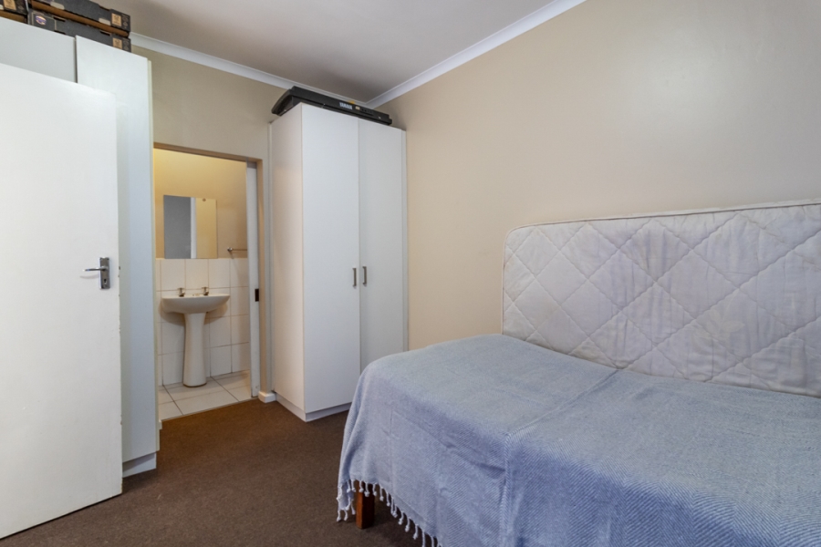 1 Bedroom Property for Sale in Wellington Central Western Cape